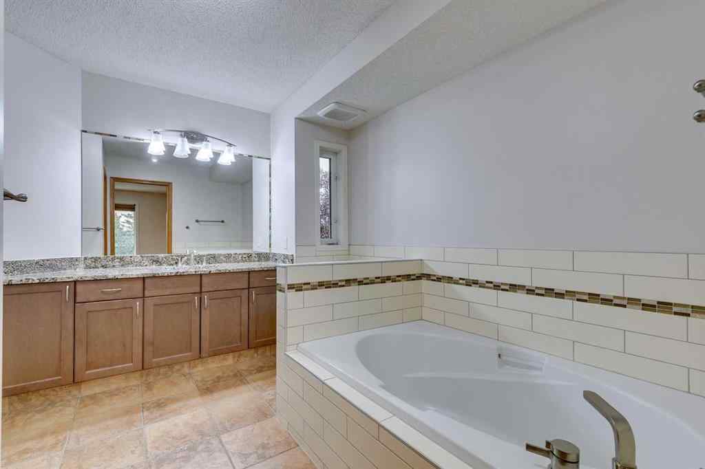 MLS® A2251177 - 54 Somerset Way SW in Somerset Calgary, Residential