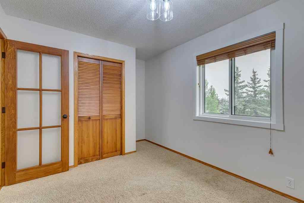 MLS® A2251177 - 54 Somerset Way SW in Somerset Calgary, Residential