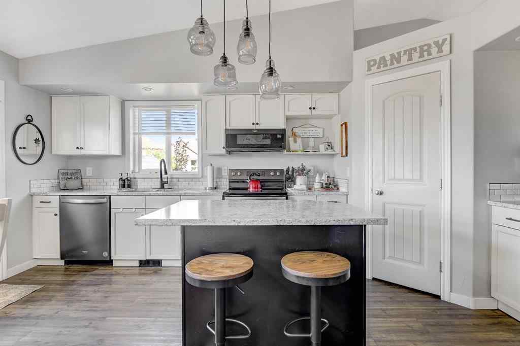 MLS® A2251179 - 10754 75 Avenue  in Mission Heights Grande Prairie, Residential