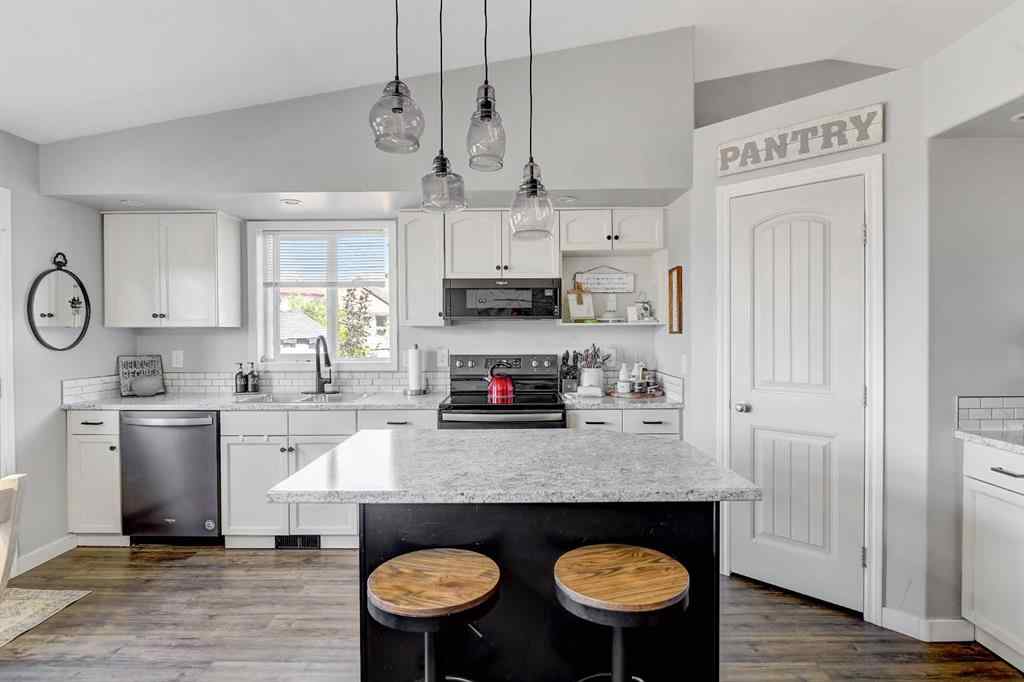 MLS® A2251179 - 10754 75 Avenue  in Mission Heights Grande Prairie, Residential