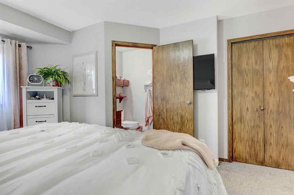 MLS® A2251179 - 10754 75 Avenue  in Mission Heights Grande Prairie, Residential