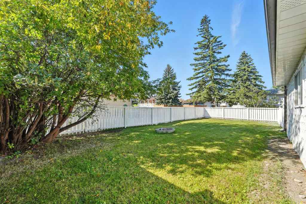 MLS® A2251194 - 207 Pinecrest Crescent NE in Pineridge Calgary, Residential