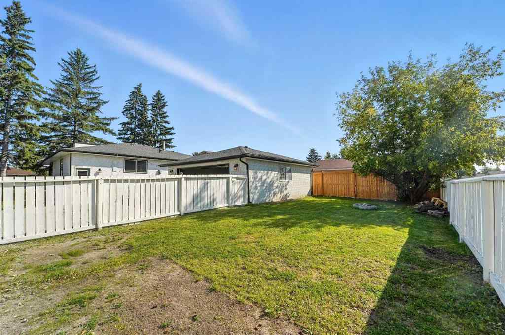 MLS® A2251194 - 207 Pinecrest Crescent NE in Pineridge Calgary, Residential