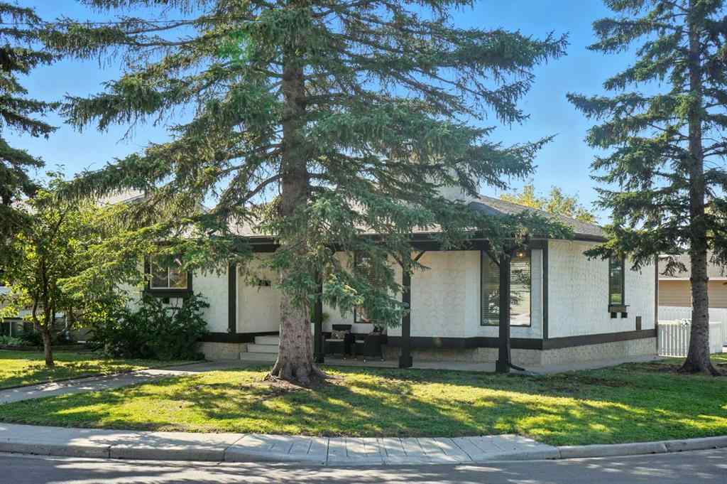 MLS® A2251194 - 207 Pinecrest Crescent NE in Pineridge Calgary, Residential