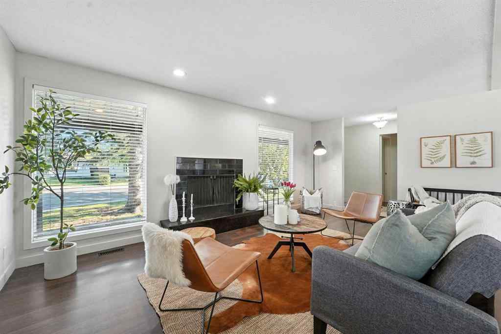 MLS® A2251194 - 207 Pinecrest Crescent NE in Pineridge Calgary, Residential
