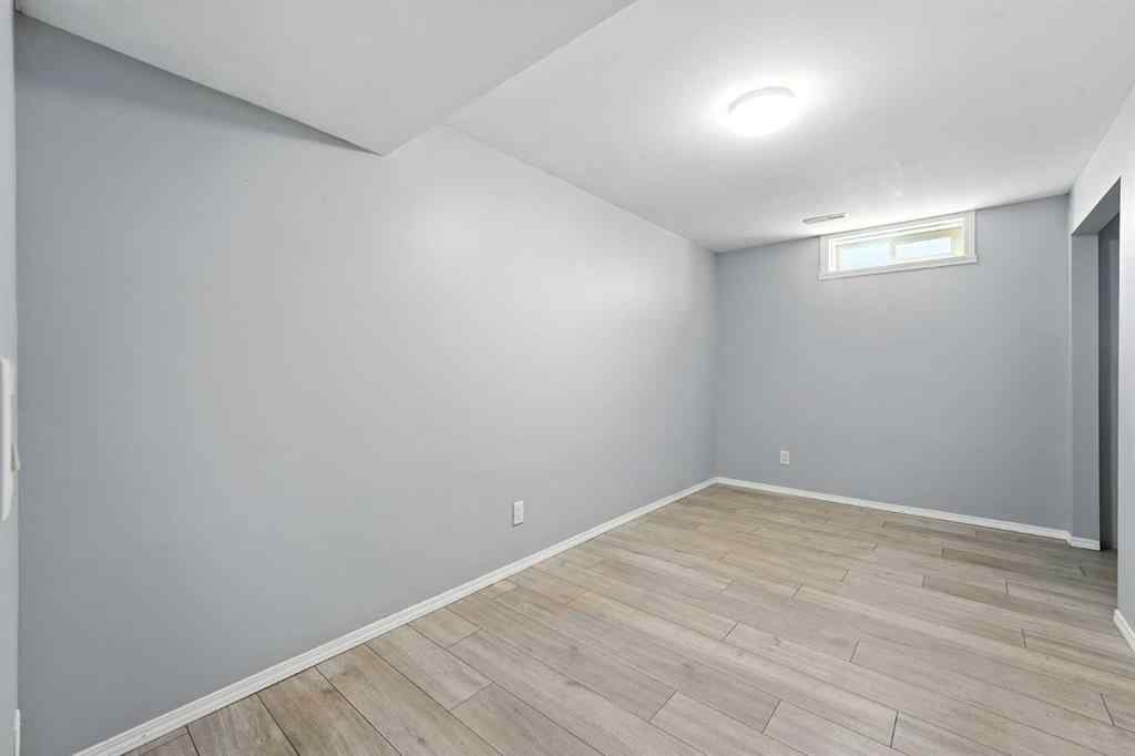 MLS® A2251194 - 207 Pinecrest Crescent NE in Pineridge Calgary, Residential