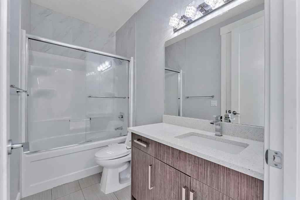 MLS® A2251198 - 197 Kinniburgh Circle  in Kinniburgh North Chestermere, Residential