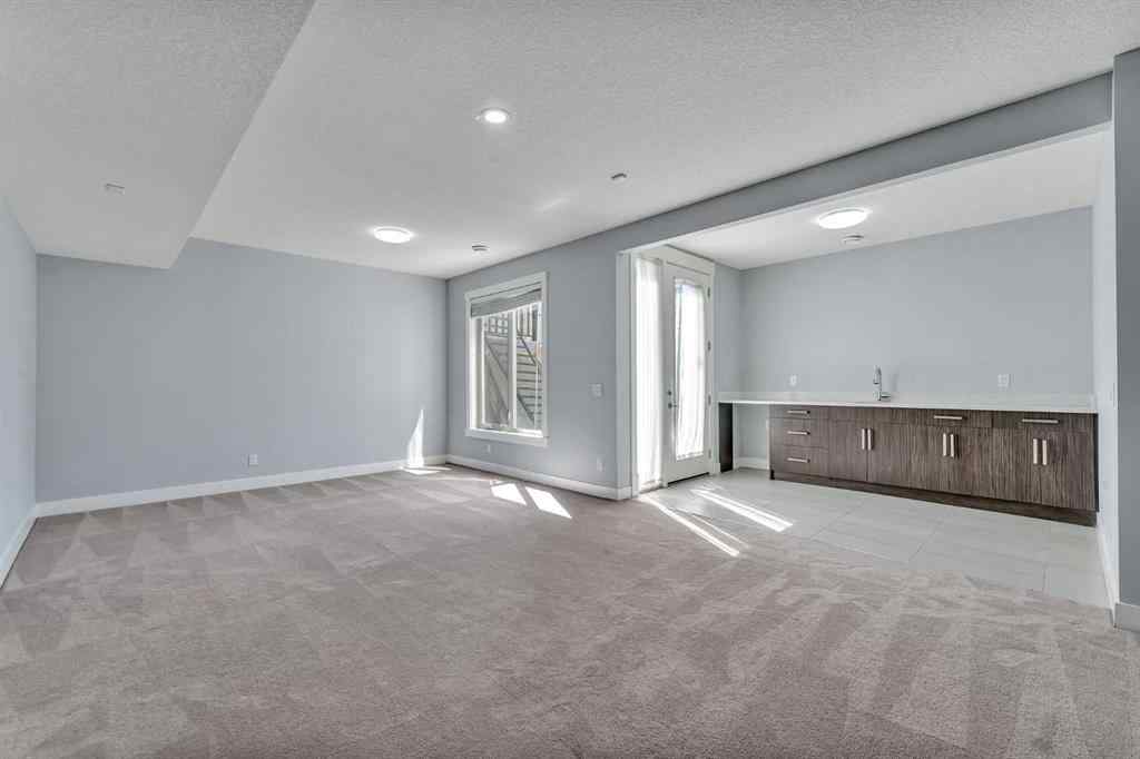MLS® A2251198 - 197 Kinniburgh Circle  in Kinniburgh North Chestermere, Residential