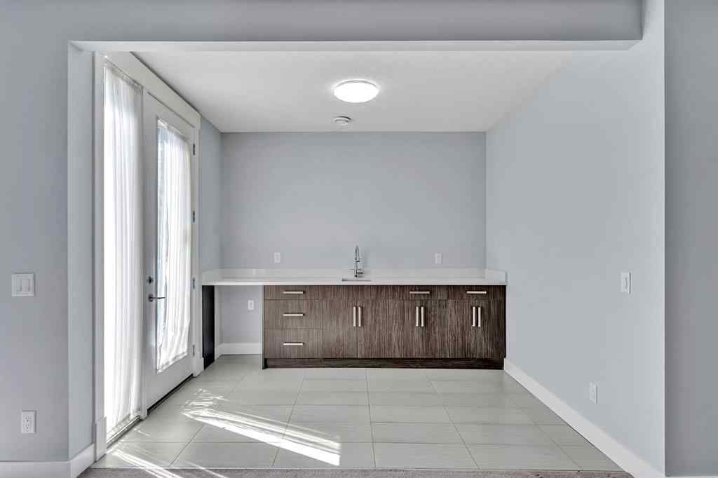 MLS® A2251198 - 197 Kinniburgh Circle  in Kinniburgh North Chestermere, Residential