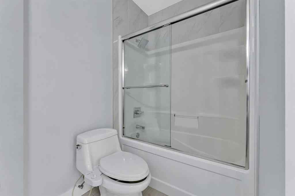 MLS® A2251198 - 197 Kinniburgh Circle  in Kinniburgh North Chestermere, Residential