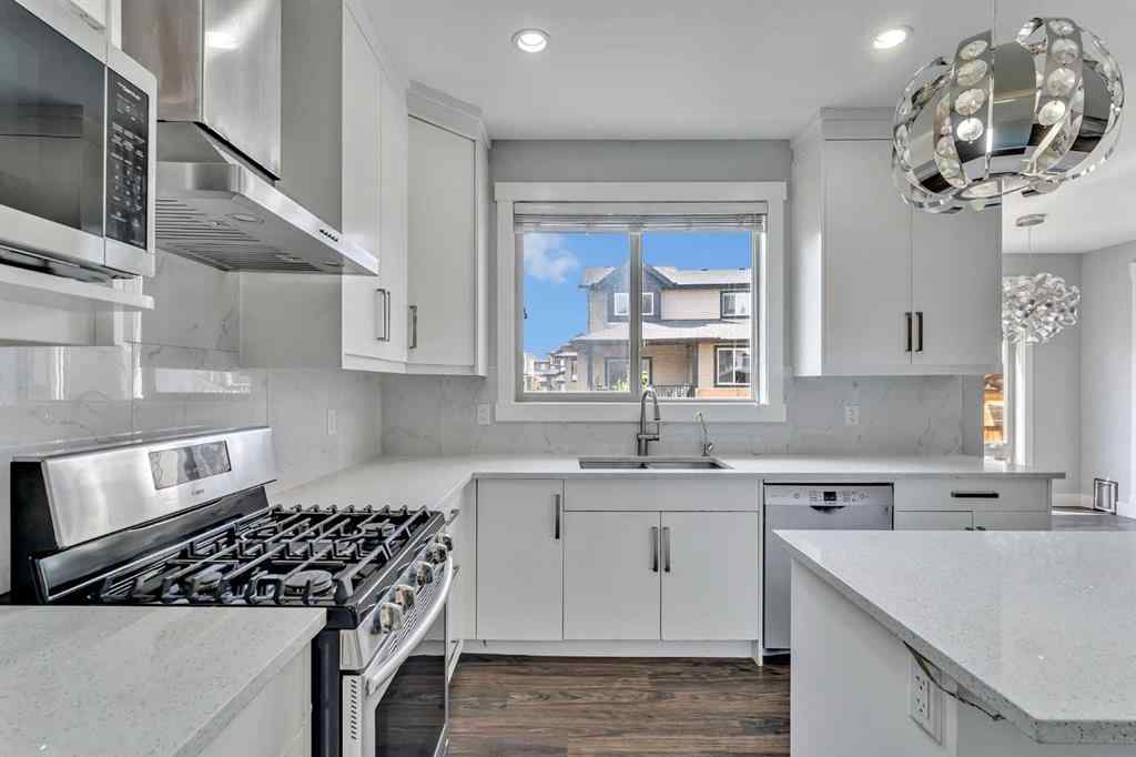 MLS® A2251198 - 197 Kinniburgh Circle  in Kinniburgh North Chestermere, Residential