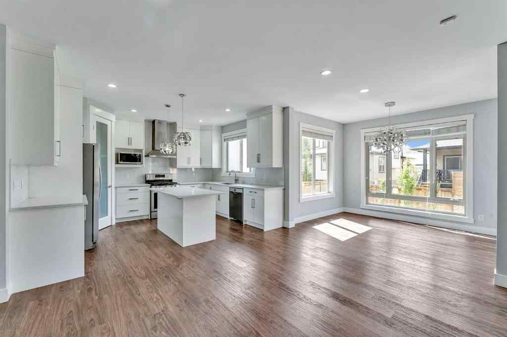 MLS® A2251198 - 197 Kinniburgh Circle  in Kinniburgh North Chestermere, Residential