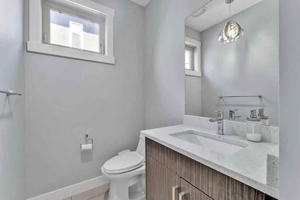 MLS® A2251198 - 197 Kinniburgh Circle  in Kinniburgh North Chestermere, Residential