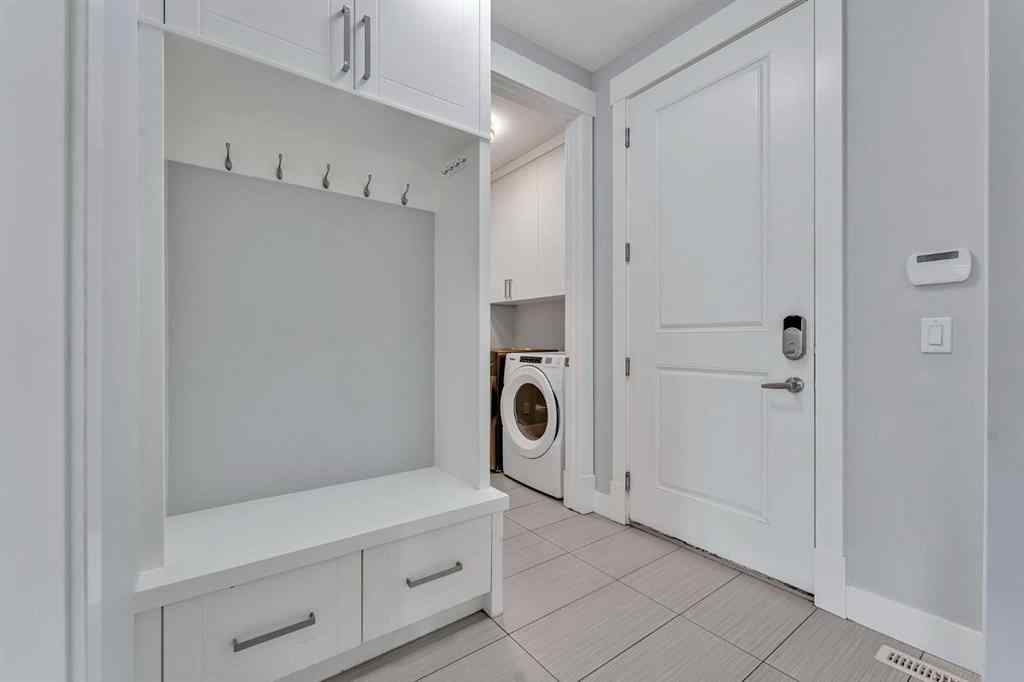 MLS® A2251198 - 197 Kinniburgh Circle  in Kinniburgh North Chestermere, Residential