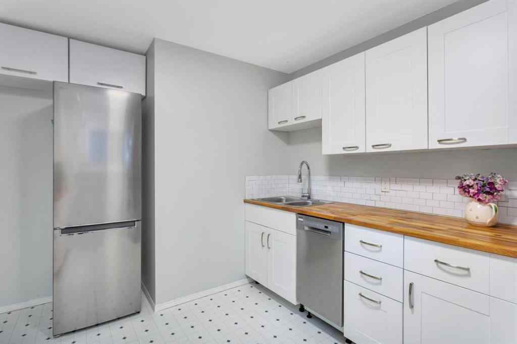 MLS® A2251200 - 46 Lexington Close  in Lincoln Park Lacombe, Residential