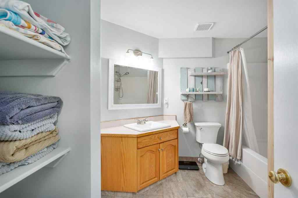MLS® A2251200 - 46 Lexington Close  in Lincoln Park Lacombe, Residential