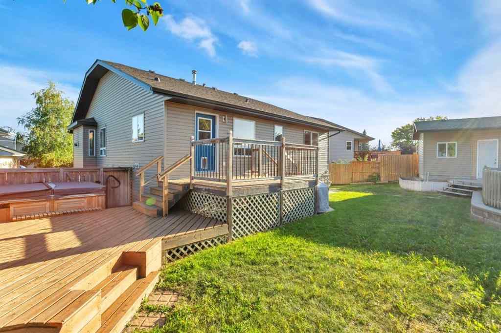 MLS® A2251200 - 46 Lexington Close  in Lincoln Park Lacombe, Residential