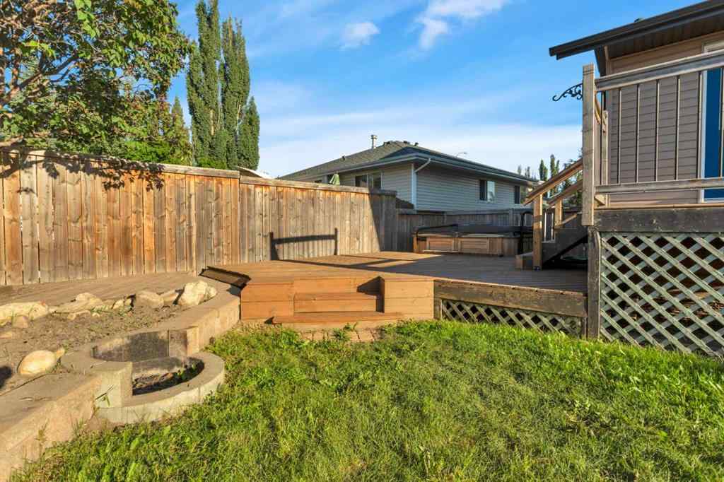 MLS® A2251200 - 46 Lexington Close  in Lincoln Park Lacombe, Residential