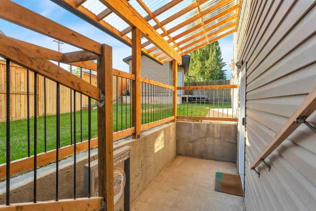 MLS® A2251200 - 46 Lexington Close  in Lincoln Park Lacombe, Residential