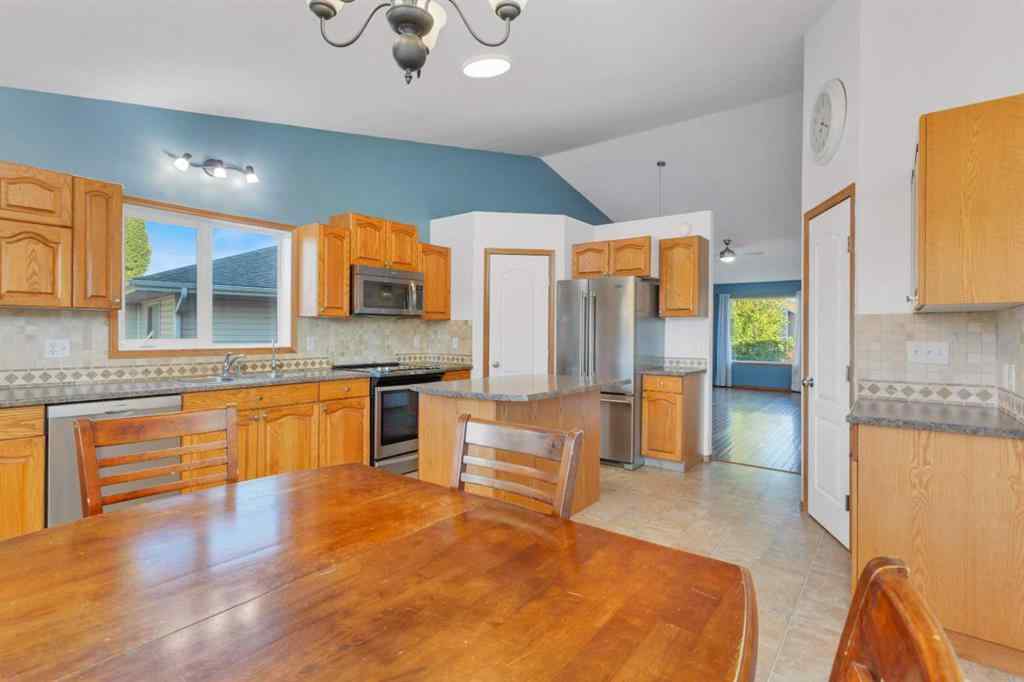 MLS® A2251200 - 46 Lexington Close  in Lincoln Park Lacombe, Residential