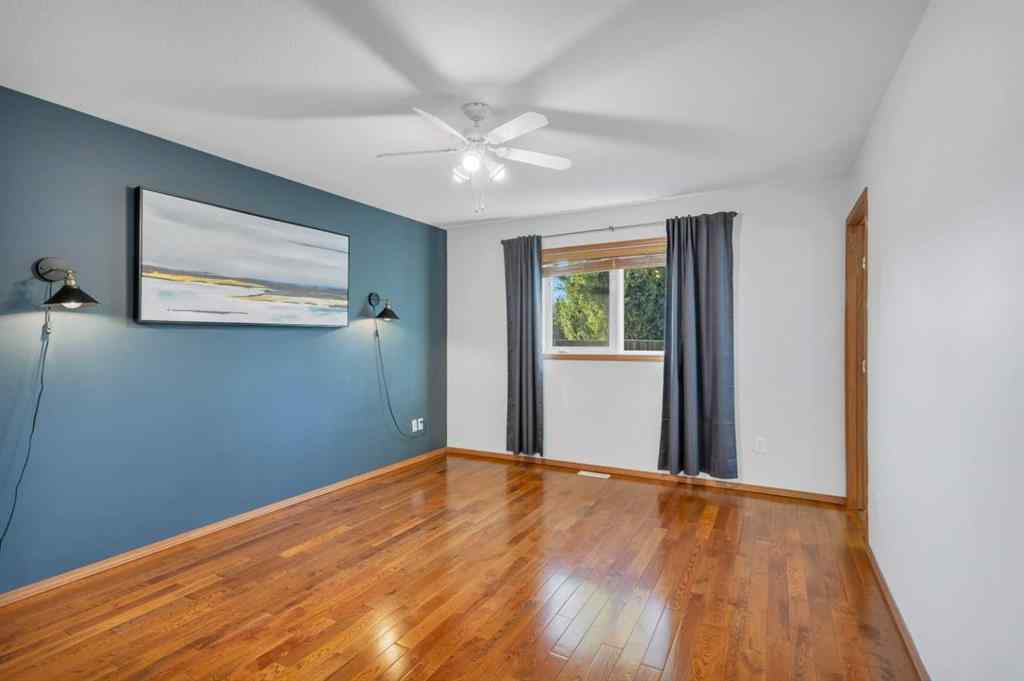 MLS® A2251200 - 46 Lexington Close  in Lincoln Park Lacombe, Residential