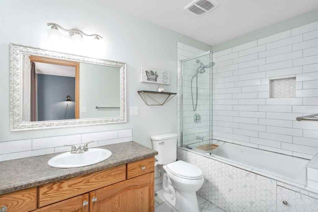 MLS® A2251200 - 46 Lexington Close  in Lincoln Park Lacombe, Residential