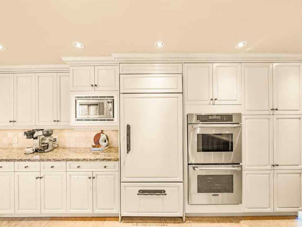 MLS® A2251218 - 2716 Carleton Street SW in Upper Mount Royal Calgary, Residential
