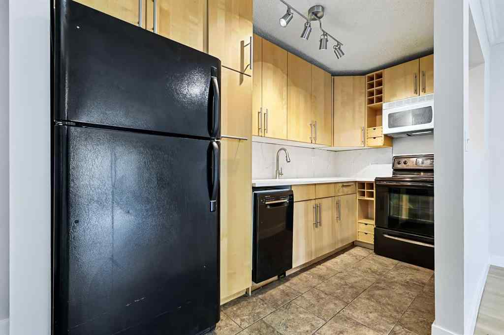 MLS® A2251225 - Unit #305 732 57 Avenue SW in Windsor Park Calgary, Residential