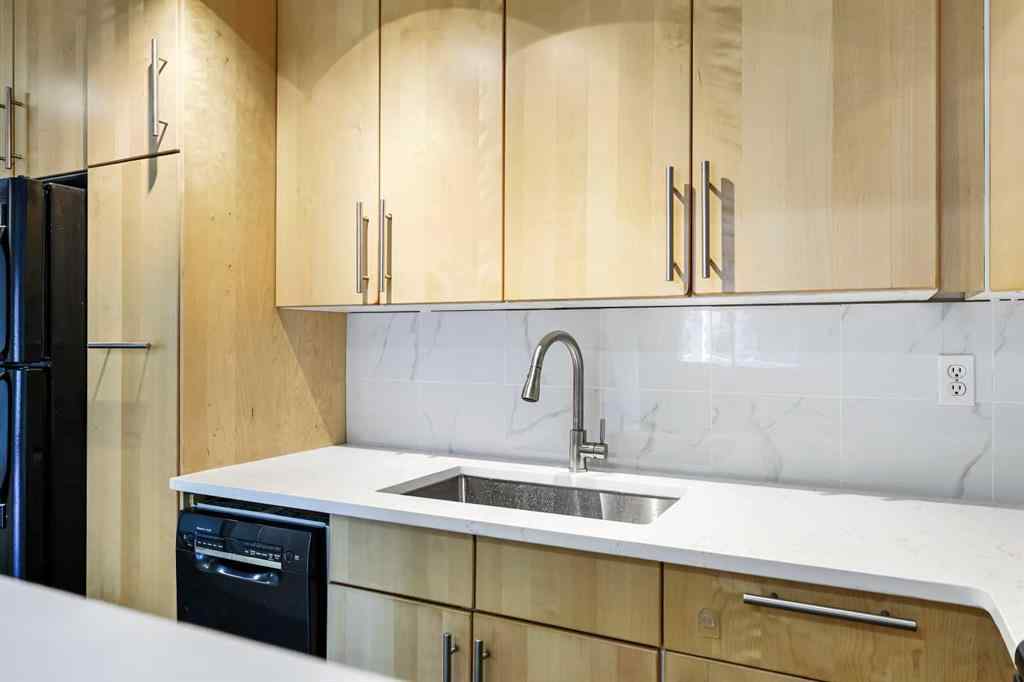 MLS® A2251225 - Unit #305 732 57 Avenue SW in Windsor Park Calgary, Residential