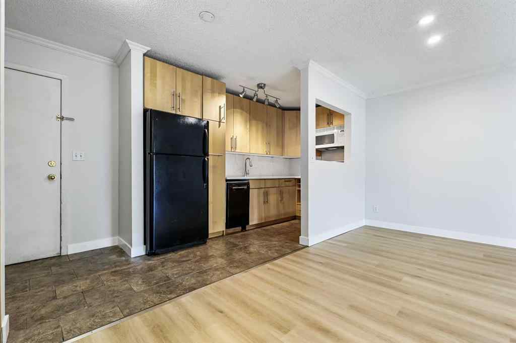 MLS® A2251225 - Unit #305 732 57 Avenue SW in Windsor Park Calgary, Residential