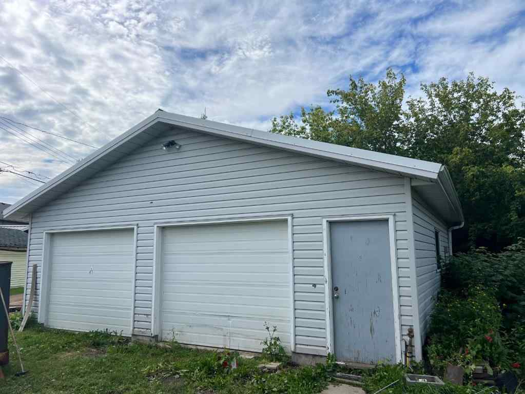 MLS® A2251228 - 5233 50 Street  in Daysland Daysland, Residential