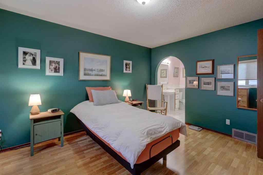 MLS® A2251238 - 5601 Dalcastle Hill NW in Dalhousie Calgary, Residential