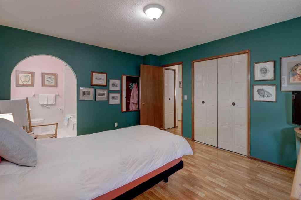 MLS® A2251238 - 5601 Dalcastle Hill NW in Dalhousie Calgary, Residential