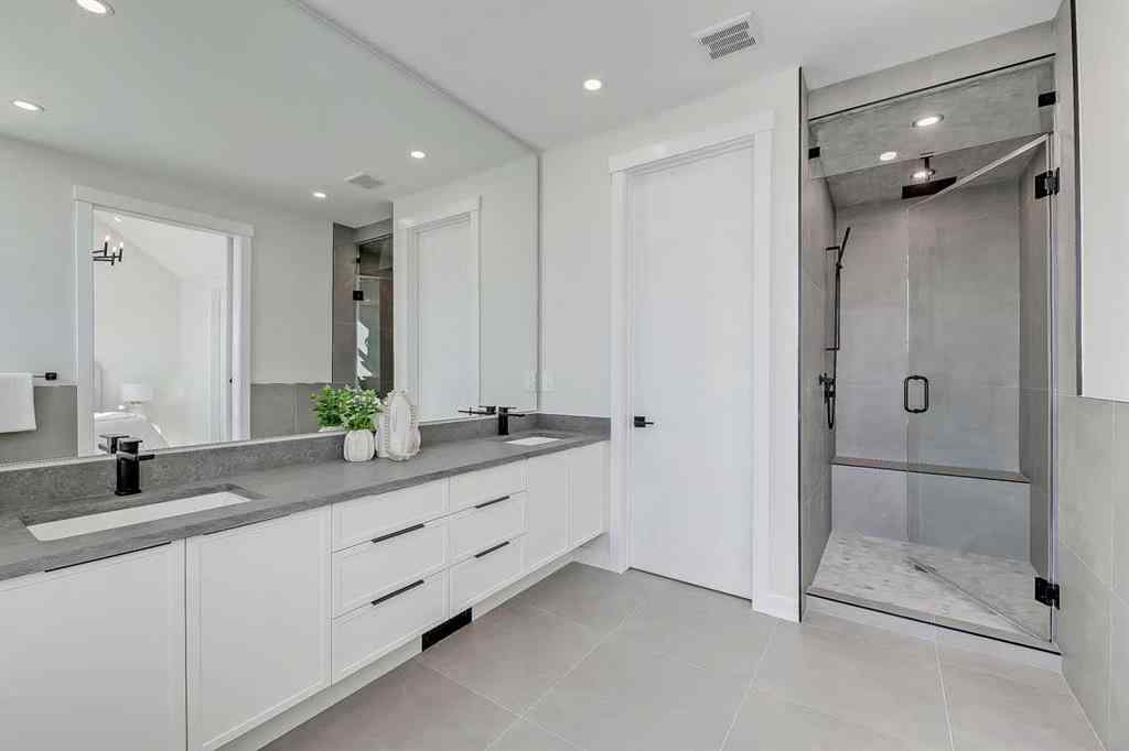 MLS® A2251245 - 910 15 Avenue NE in Renfrew Calgary, Residential