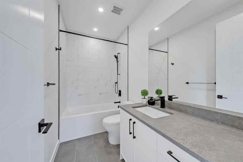 MLS® A2251245 - 910 15 Avenue NE in Renfrew Calgary, Residential