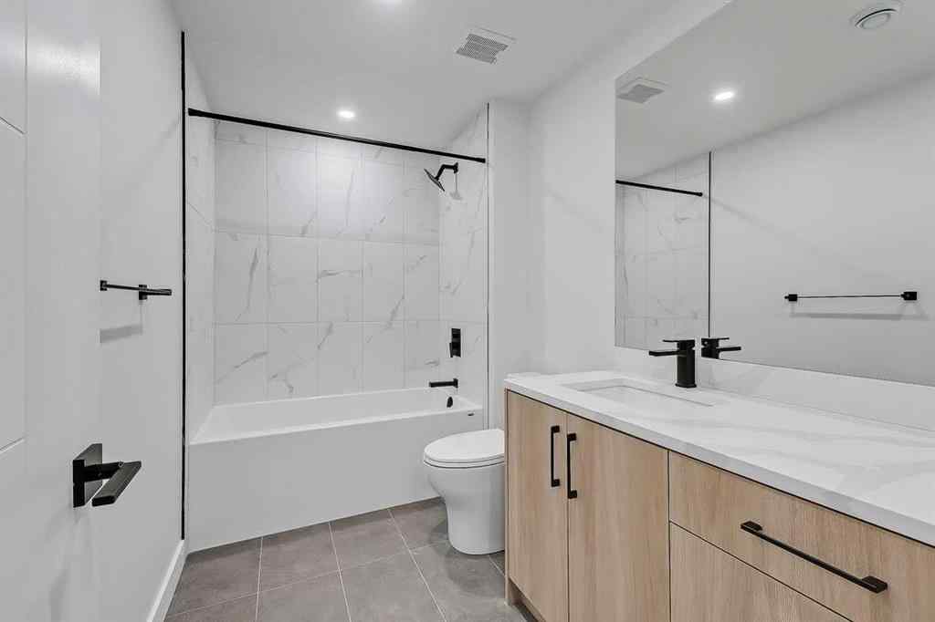 MLS® A2251245 - 910 15 Avenue NE in Renfrew Calgary, Residential