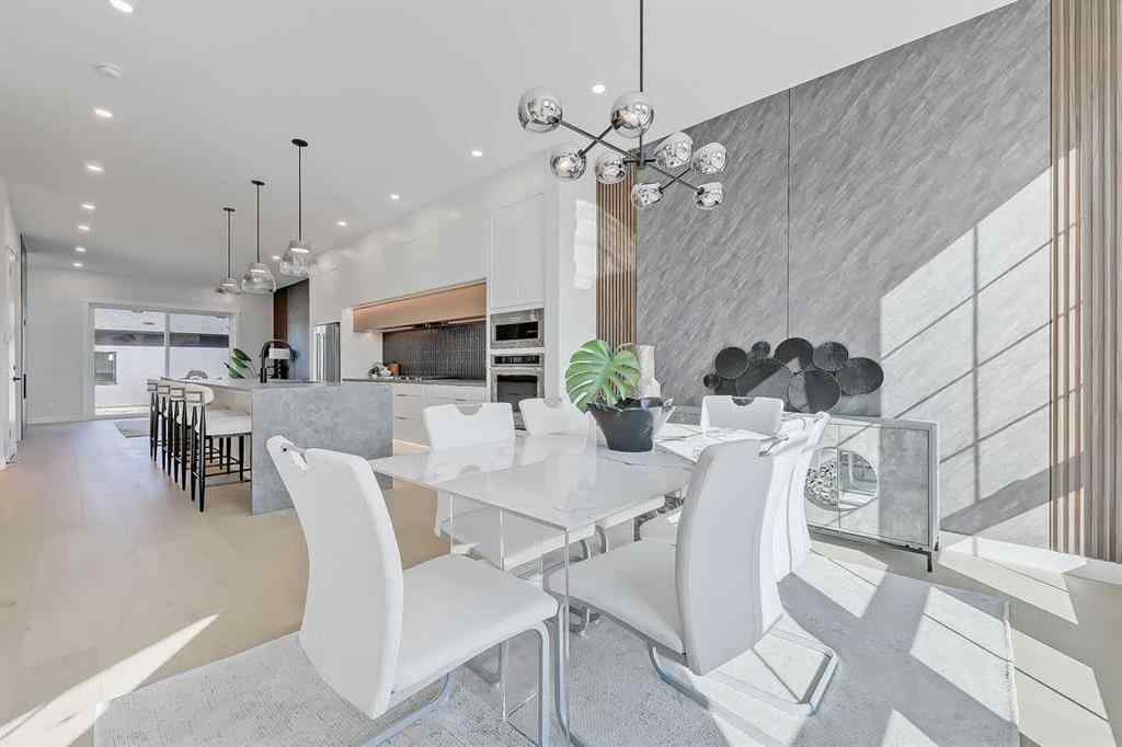 MLS® A2251245 - 910 15 Avenue NE in Renfrew Calgary, Residential
