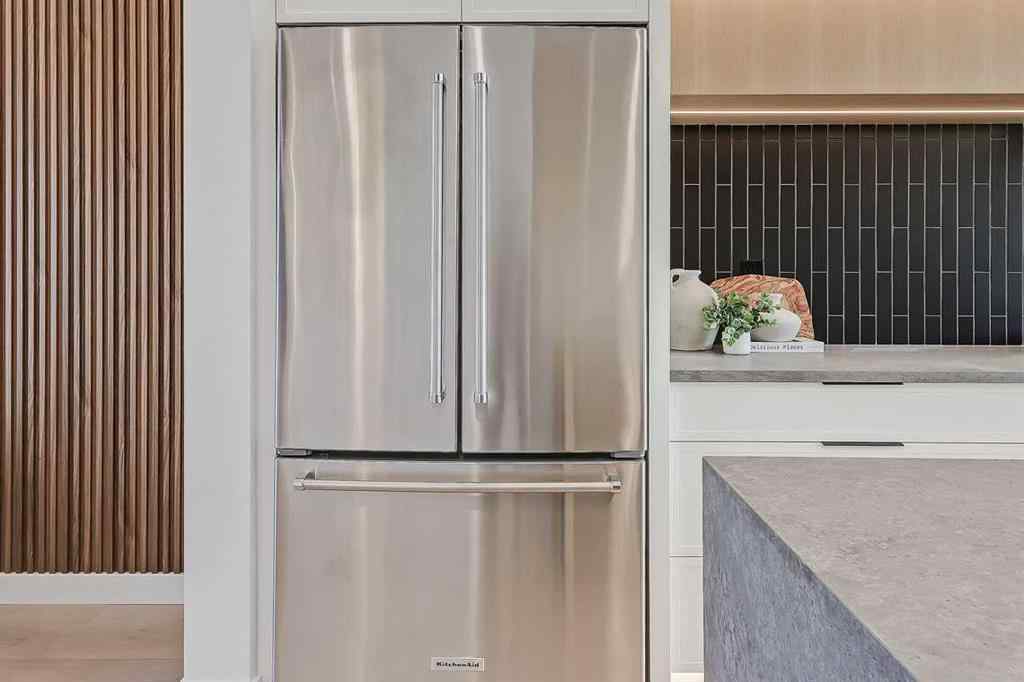 MLS® A2251245 - 910 15 Avenue NE in Renfrew Calgary, Residential