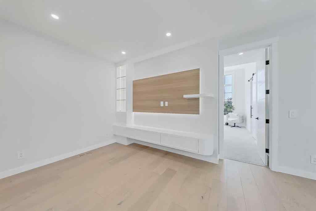 MLS® A2251245 - 910 15 Avenue NE in Renfrew Calgary, Residential