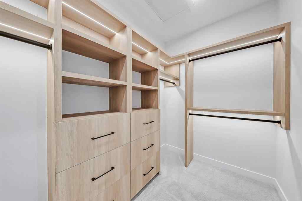 MLS® A2251245 - 910 15 Avenue NE in Renfrew Calgary, Residential