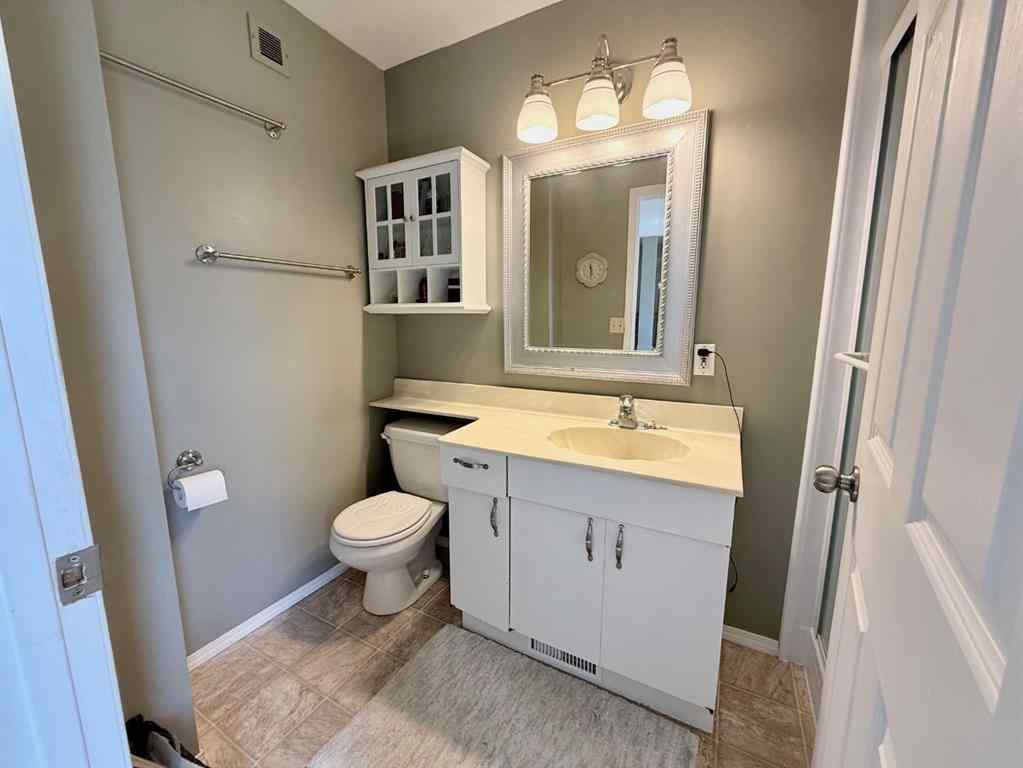 MLS® A2251249 - 807 8 Avenue SE in Emerson Lake Estates High River, Residential
