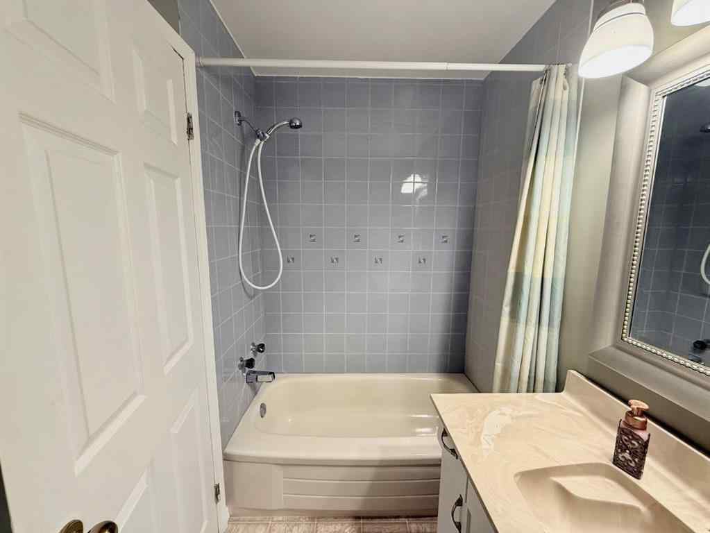MLS® A2251249 - 807 8 Avenue SE in Emerson Lake Estates High River, Residential