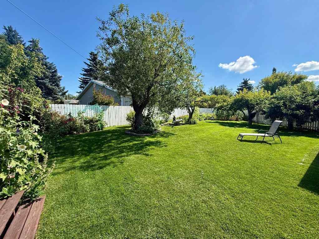 MLS® A2251249 - 807 8 Avenue SE in Emerson Lake Estates High River, Residential