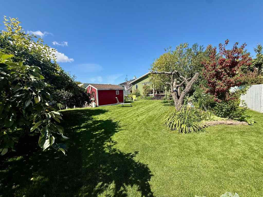 MLS® A2251249 - 807 8 Avenue SE in Emerson Lake Estates High River, Residential