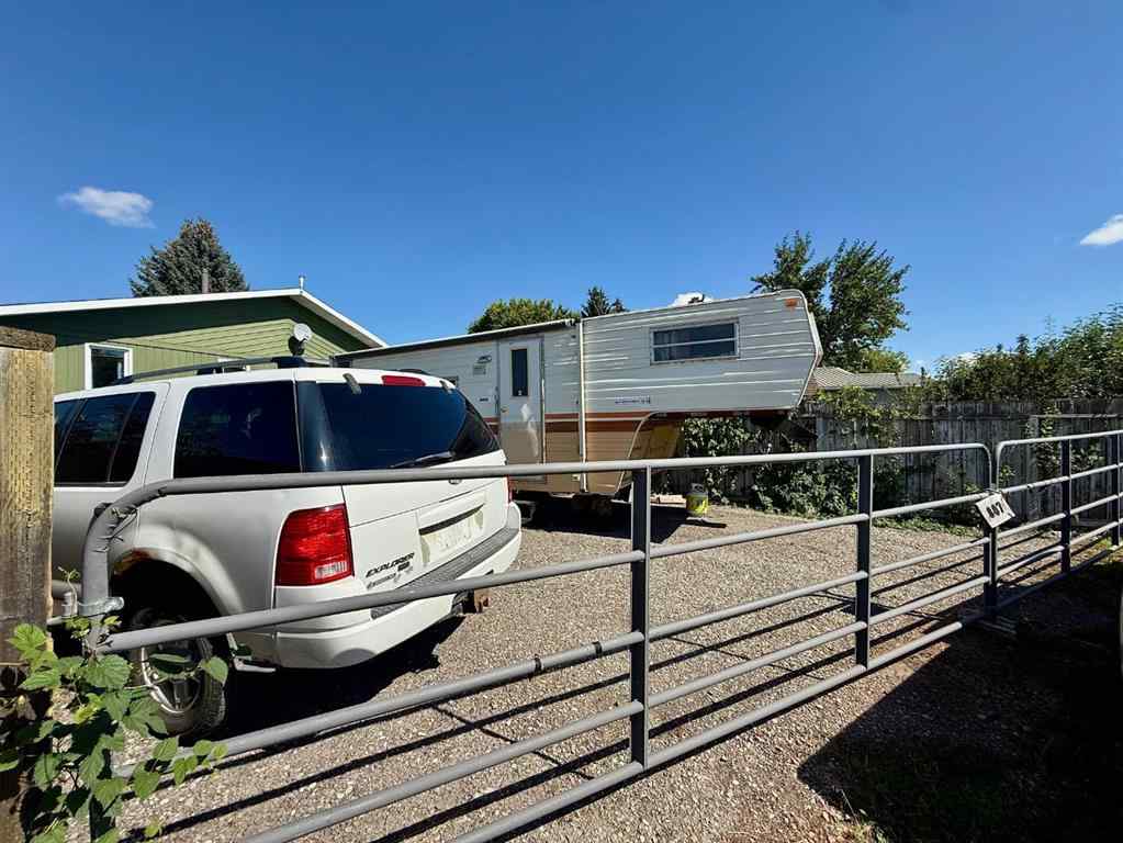 MLS® A2251249 - 807 8 Avenue SE in Emerson Lake Estates High River, Residential