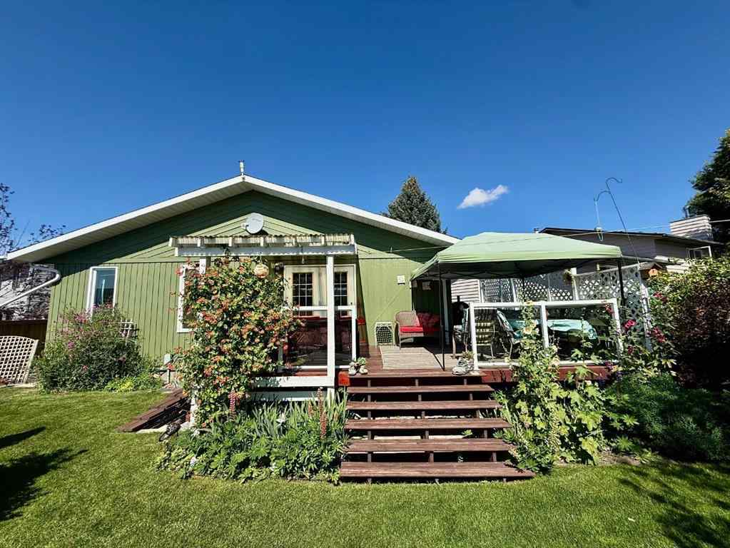 MLS® A2251249 - 807 8 Avenue SE in Emerson Lake Estates High River, Residential