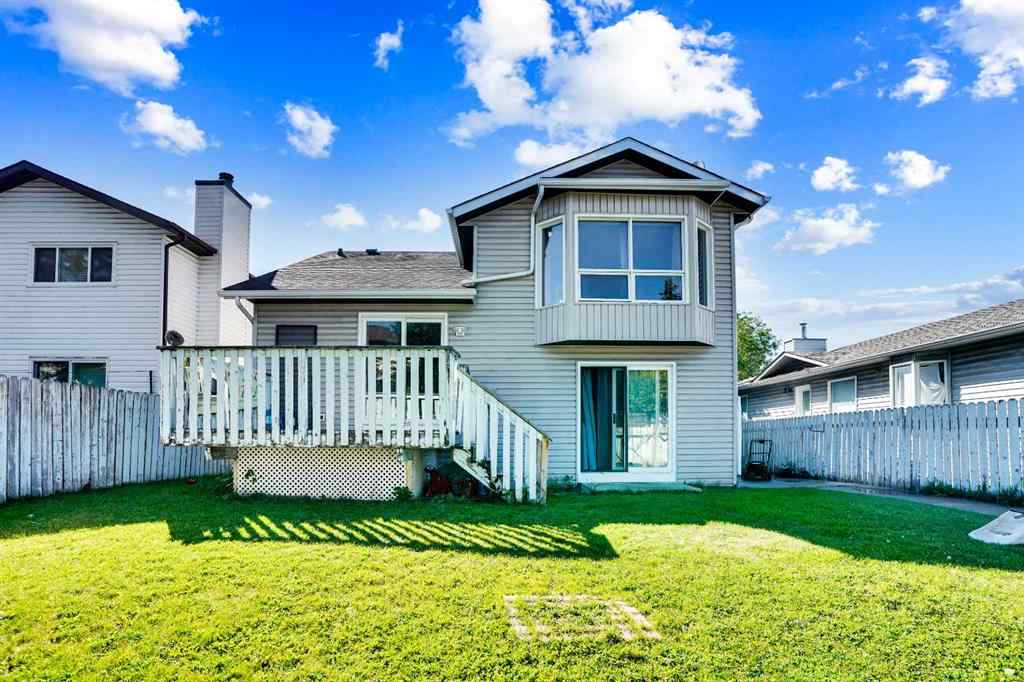 MLS® A2251270 - 4630 43 Street NE in Whitehorn Calgary, Residential