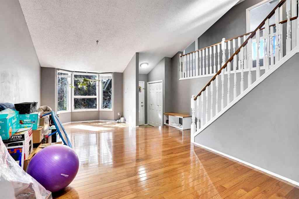 MLS® A2251270 - 4630 43 Street NE in Whitehorn Calgary, Residential