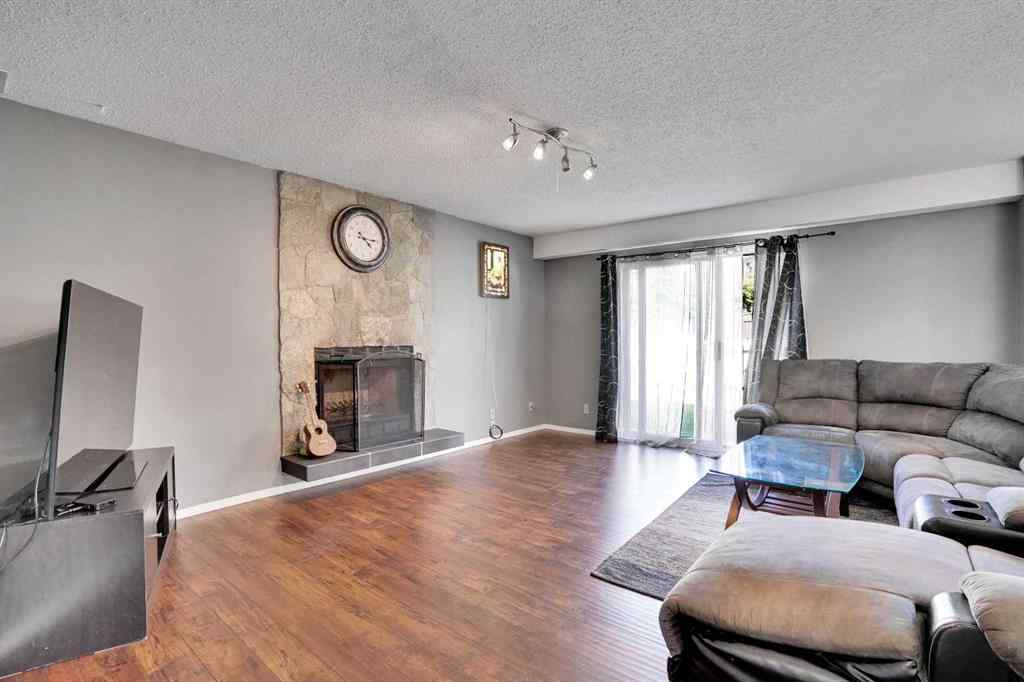 MLS® A2251270 - 4630 43 Street NE in Whitehorn Calgary, Residential
