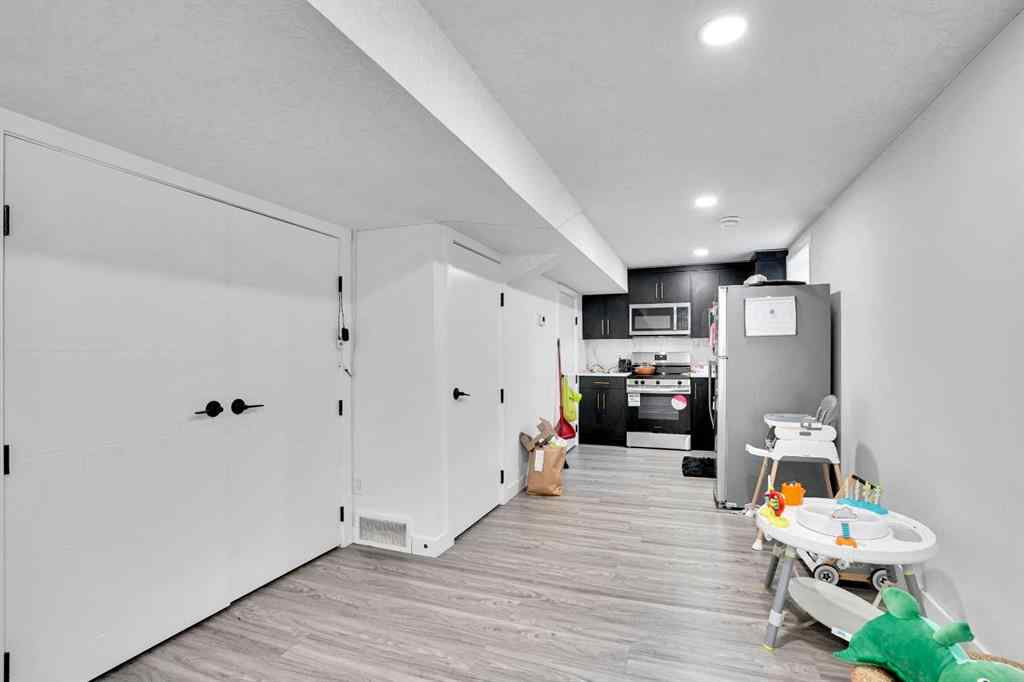 MLS® A2251270 - 4630 43 Street NE in Whitehorn Calgary, Residential